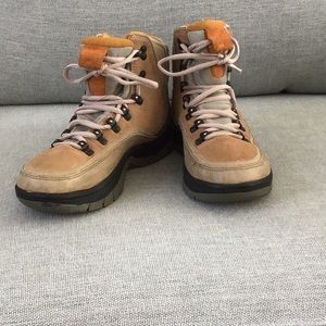 Gravis hiking boots